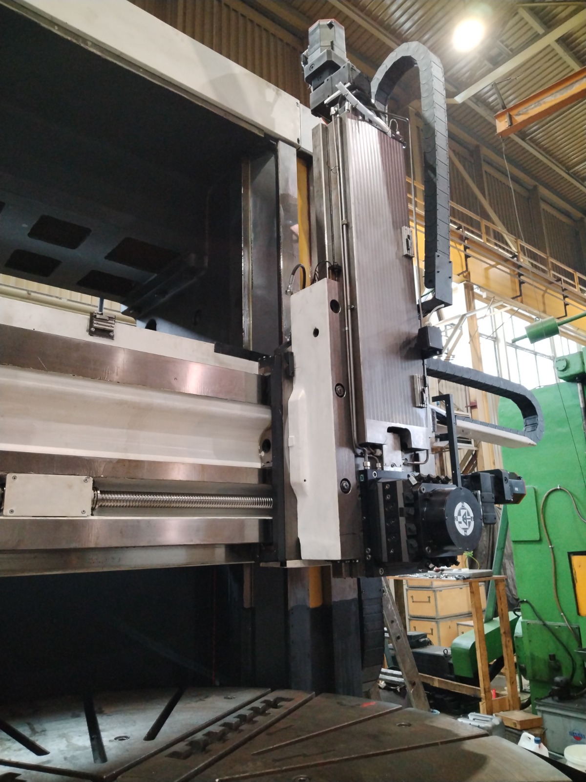 Front View VTL 2200 CNC Fanuc
